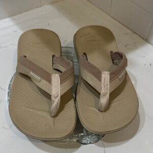 Havaianas Tan and Brown Flip Flops